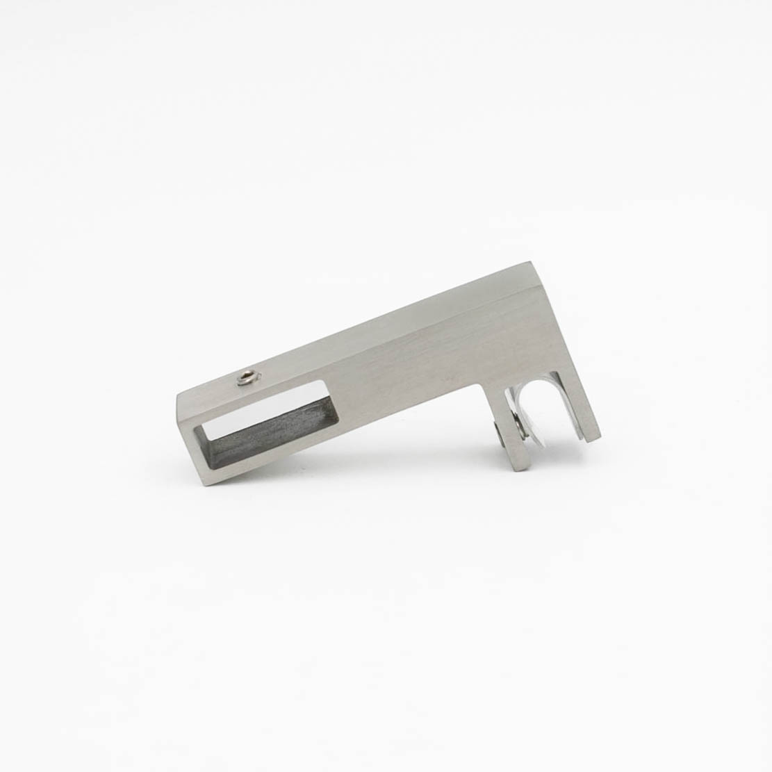 Conector inox ABRAGLASS S430 SSS țeavă–sticlă satinat pentru bară dreptunghiulară 20×20 mm și sticlă 8–10 mm.